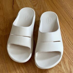 OOFOS Men’s Slide Sandals size 13